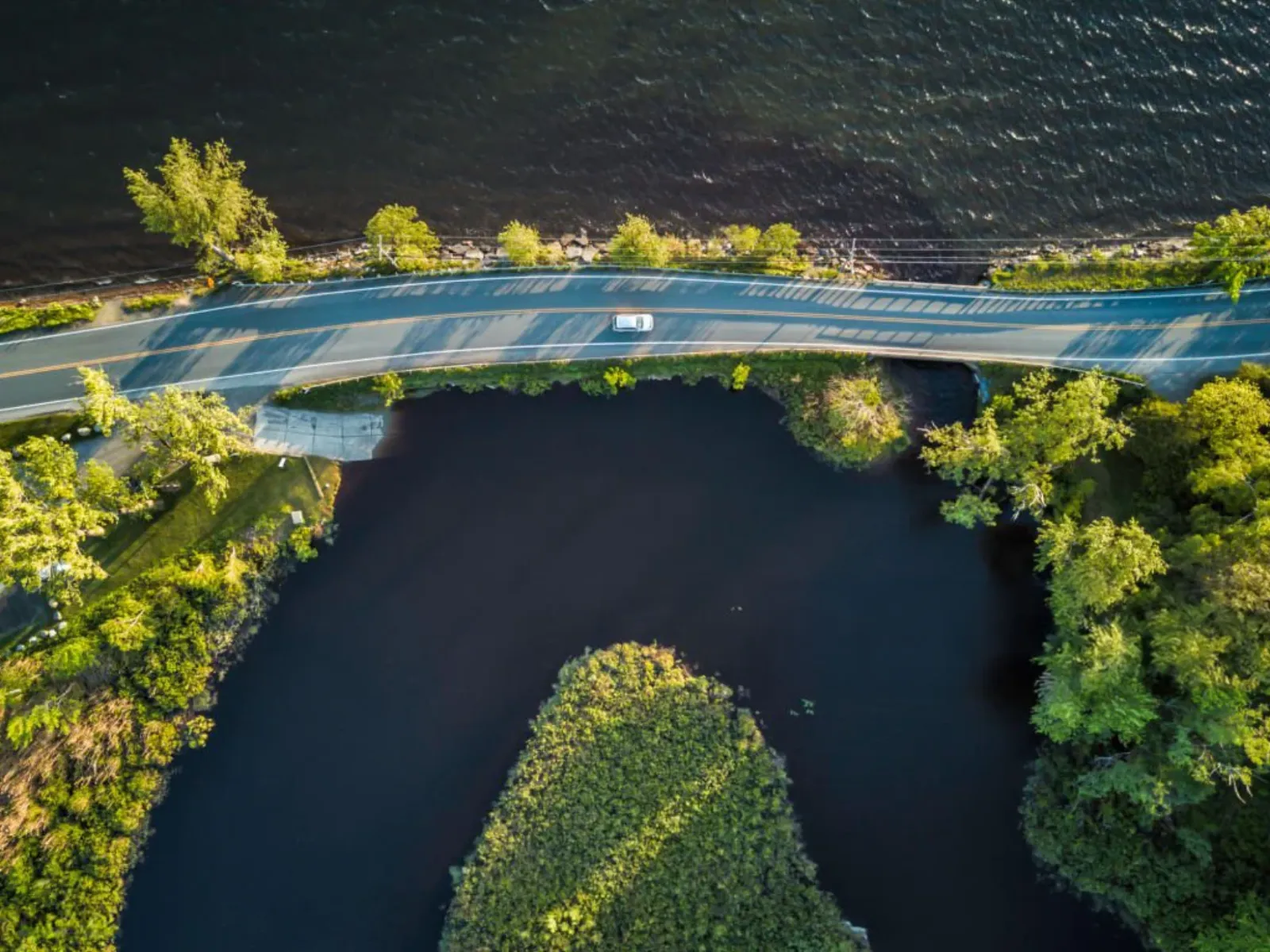 Berges de la rivière Saguenay vues du ciel